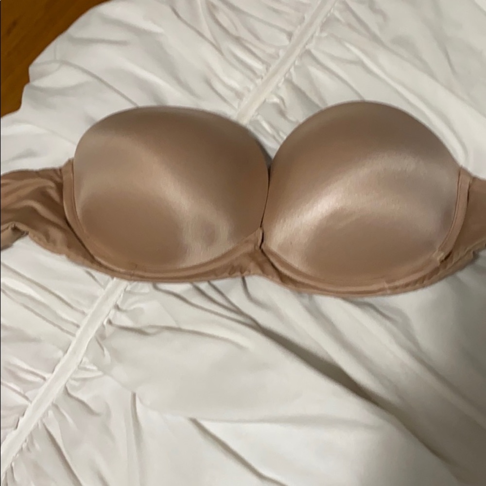Victoria’s Secret strapless bra